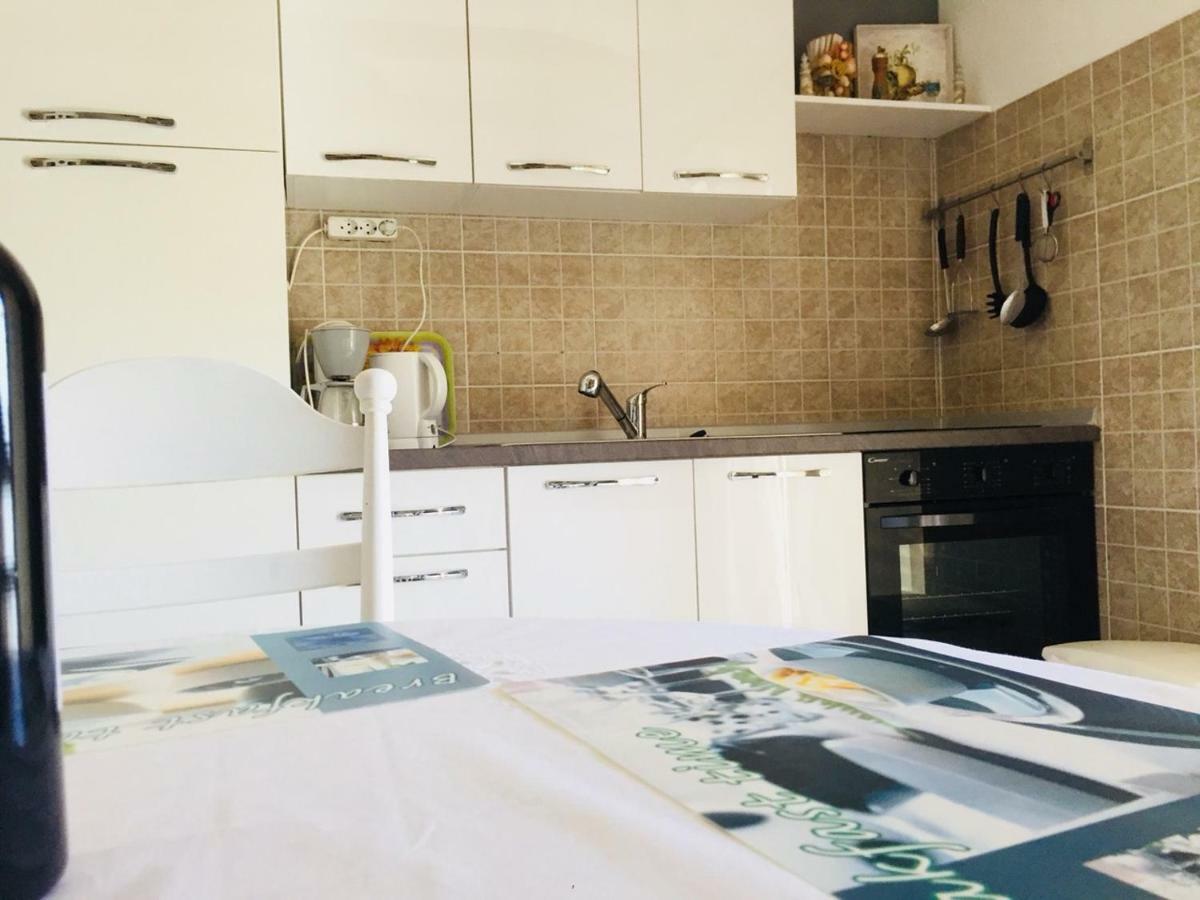 Apartment Josipa Premantura Eksteriør billede